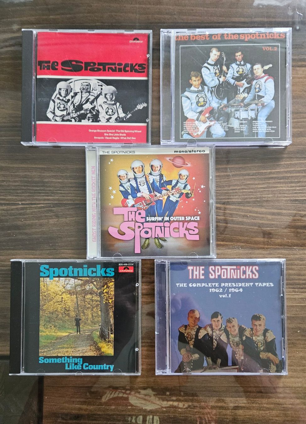 CDs: The Spotnics 5 CD 4 LP top – Gebraucht aus Bern von Airwin
