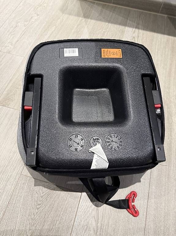 Auto-Kindersitze: Réhausseur isofix – Gebraucht aus Aubonne von petitschlumpf 1