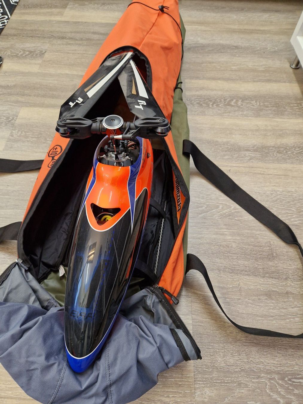 Modellismo RC: RC Heli Transporttasche 550/600er – Usato da Villigen venduto da Tilt