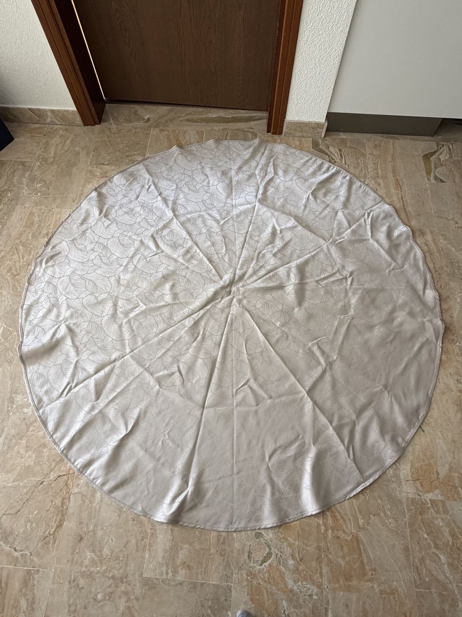 Autre linge de table: Runde Tischdecke – D'occasion à Rickenbach SZ par mar_np8d