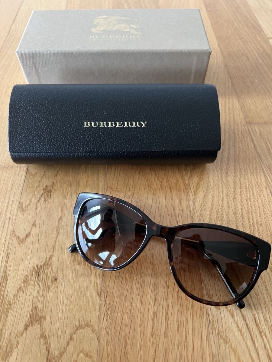 Burberry Occhiali & Lenti: Burberry Sonnenbrille – Usato da St.Gallen venduto da Shopaholic5