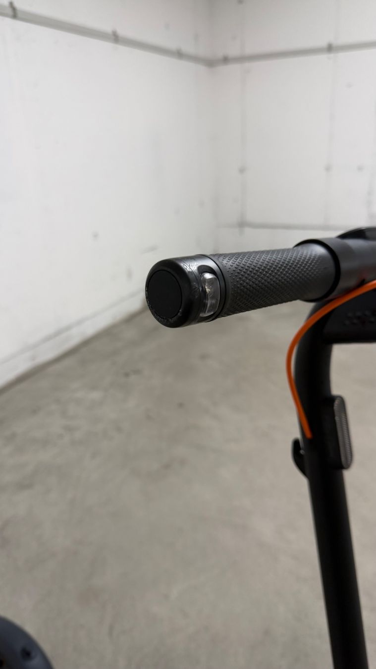 Scooters: Ninebot by Segway E2 Pro D KickScooter – Gebraucht aus Embrach von Castafior0 1