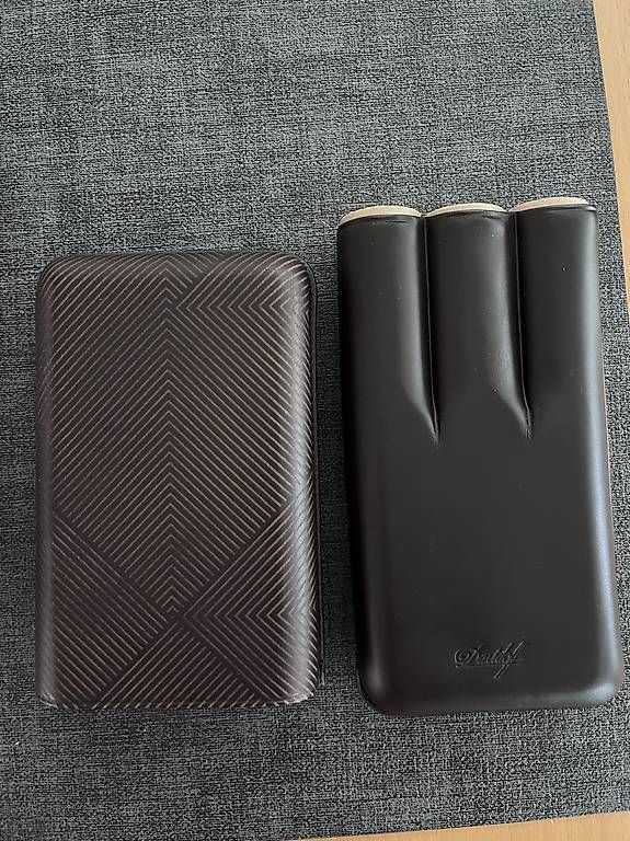 Sonstige Tabakwaren: Davidoff Zigarrenentui Leaf – Neu (gemäss Beschreibung) aus Möriken AG von tatitata 1