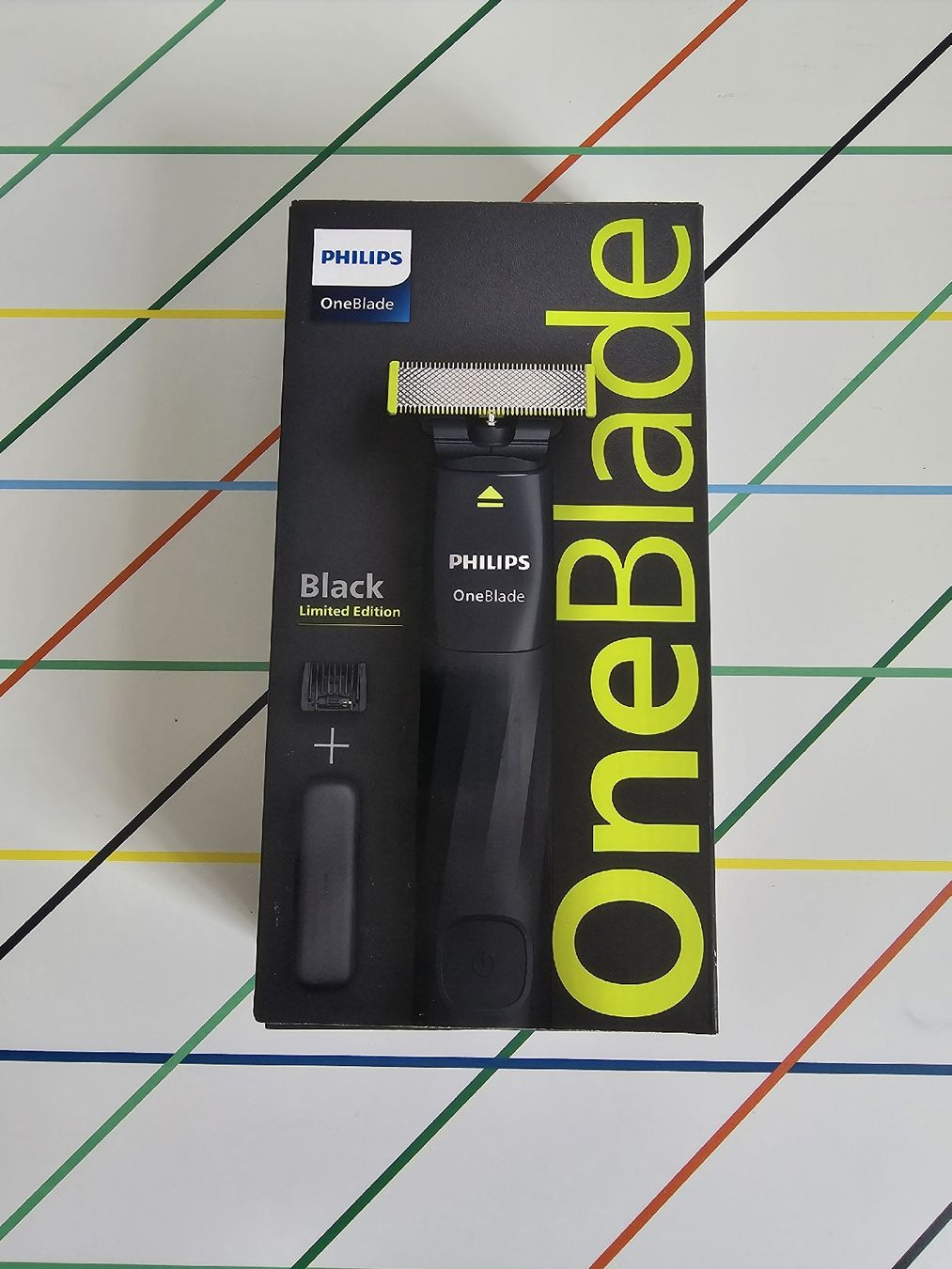 Dischi in vinile: Philips OneBlade Black Limited Edition - Trim, Edge, Shave. – Nuovo e nell'imballaggio originale da Zürich venduto da dev_5brj