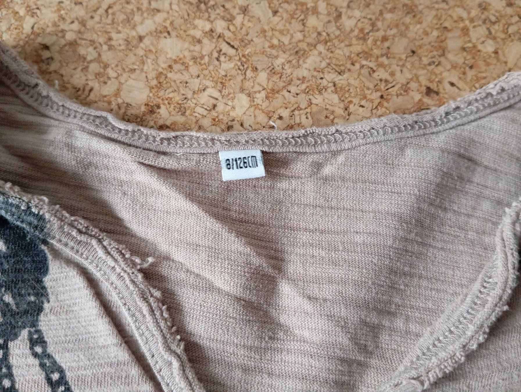 Hemden, T-Shirts & Polos: cooles Shirt mit "Federn-Print" Gr. 128 – Neu und originalverpackt aus Zeneggen von shemesh_ 2