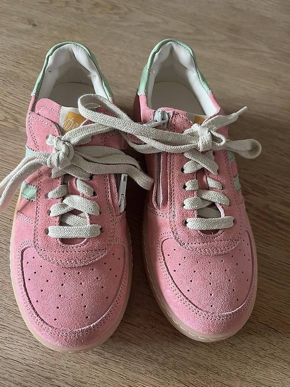 Scarpe per ragazze: Neue Ocra sneaker 32 – Usato da Basel venduto da mos_2xxs