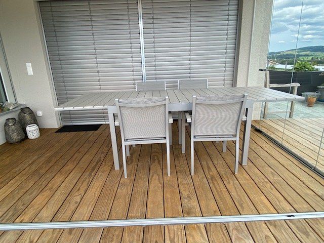 Set de table et chaises: Gartentisch, ausziehbar,  mit 4 Gartenstühlen, hellgrau – D'occasion à Sirnach par Lancaia 2