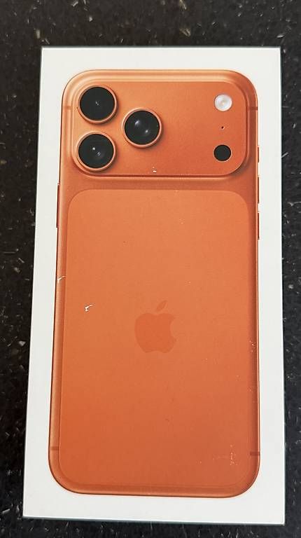 Apple Handys / Smartphones: APPLE iPhone 17 Pro Max 2 TB Cosmic Orange – Neu und originalverpackt aus Niederuzwil von bentorem