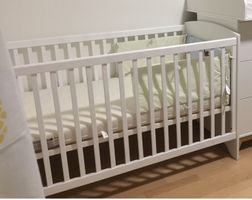 Kinderbett weiss mit Matratze, gebraucht