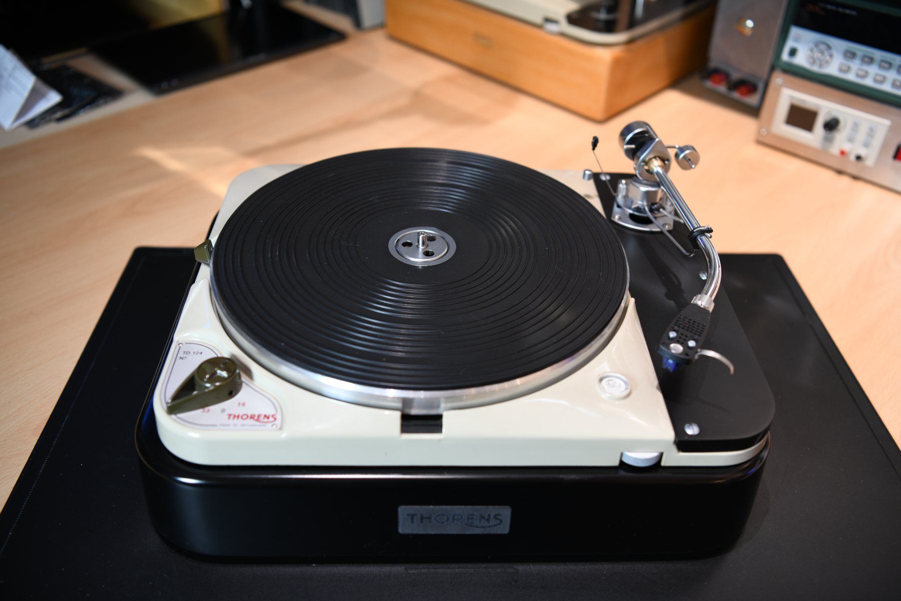 Thorens Giradischi: Thorens TD124 MKI Voll Revidiert – Usato da Hochfelden venduto da per54 2