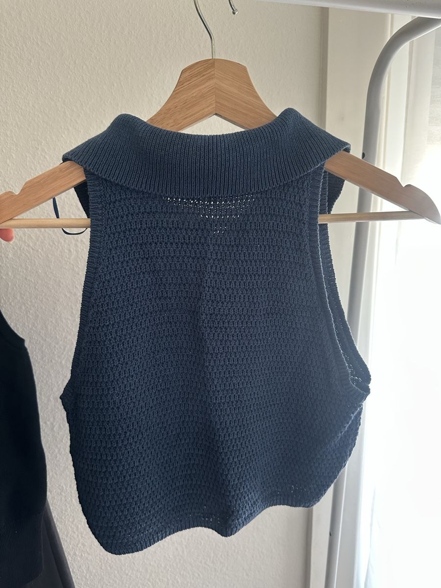 Zara Top: Haut bleu foncé - taille M - Zara – Nuovo (secondo la descrizione) da Lausanne venduto da ver_cyj8 1
