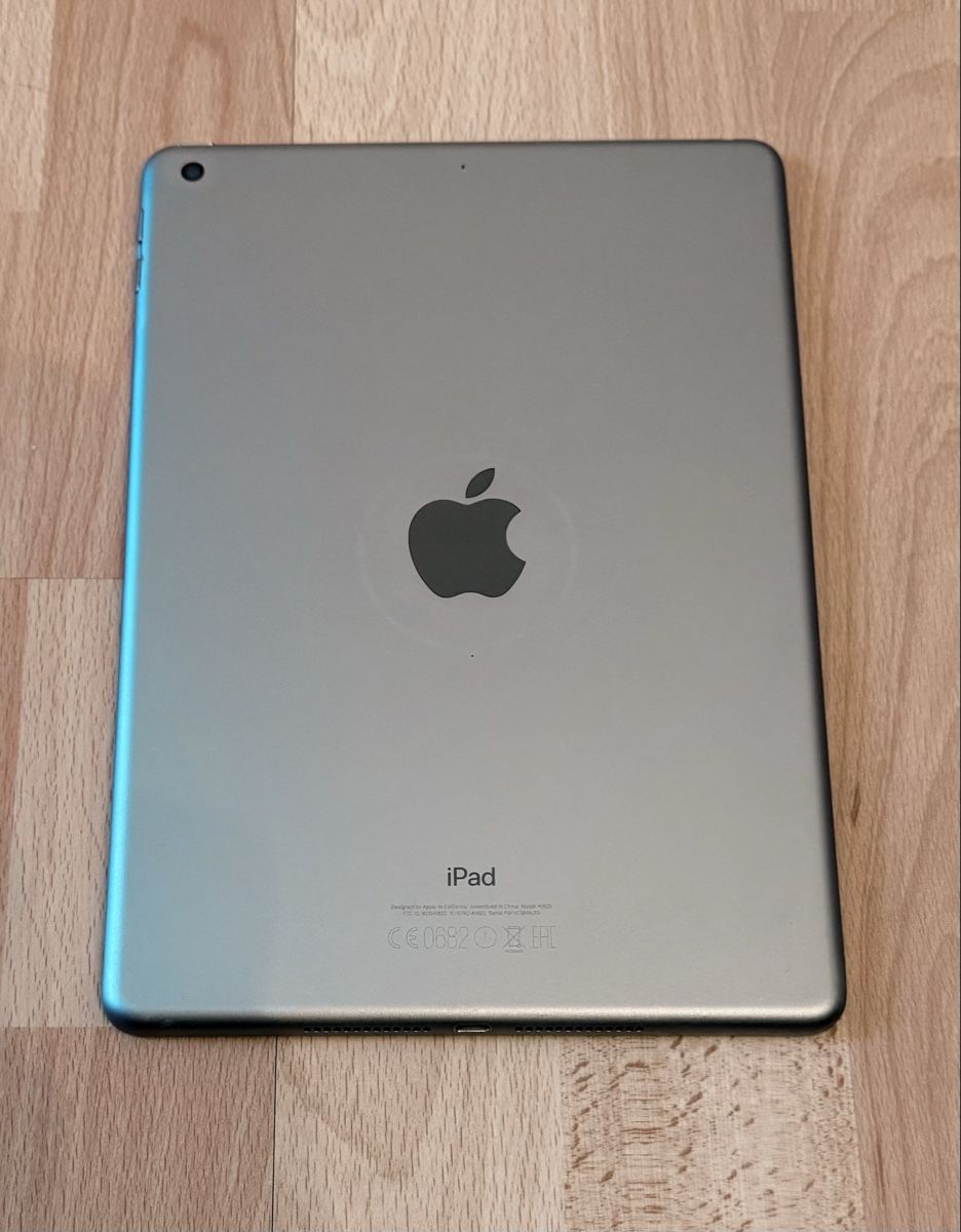 Apple Tablet PC: Ipad 5 128 GB Silber – Usato da Egg b. Zürich venduto da Stence-76 2