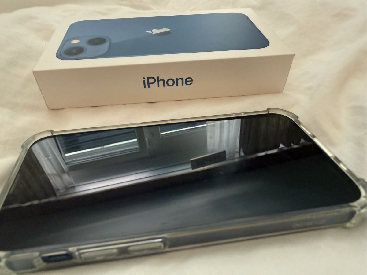 Apple Portables: iPhone 13 mini – D'occasion à Ennetbürgen par elainelillyyy 2