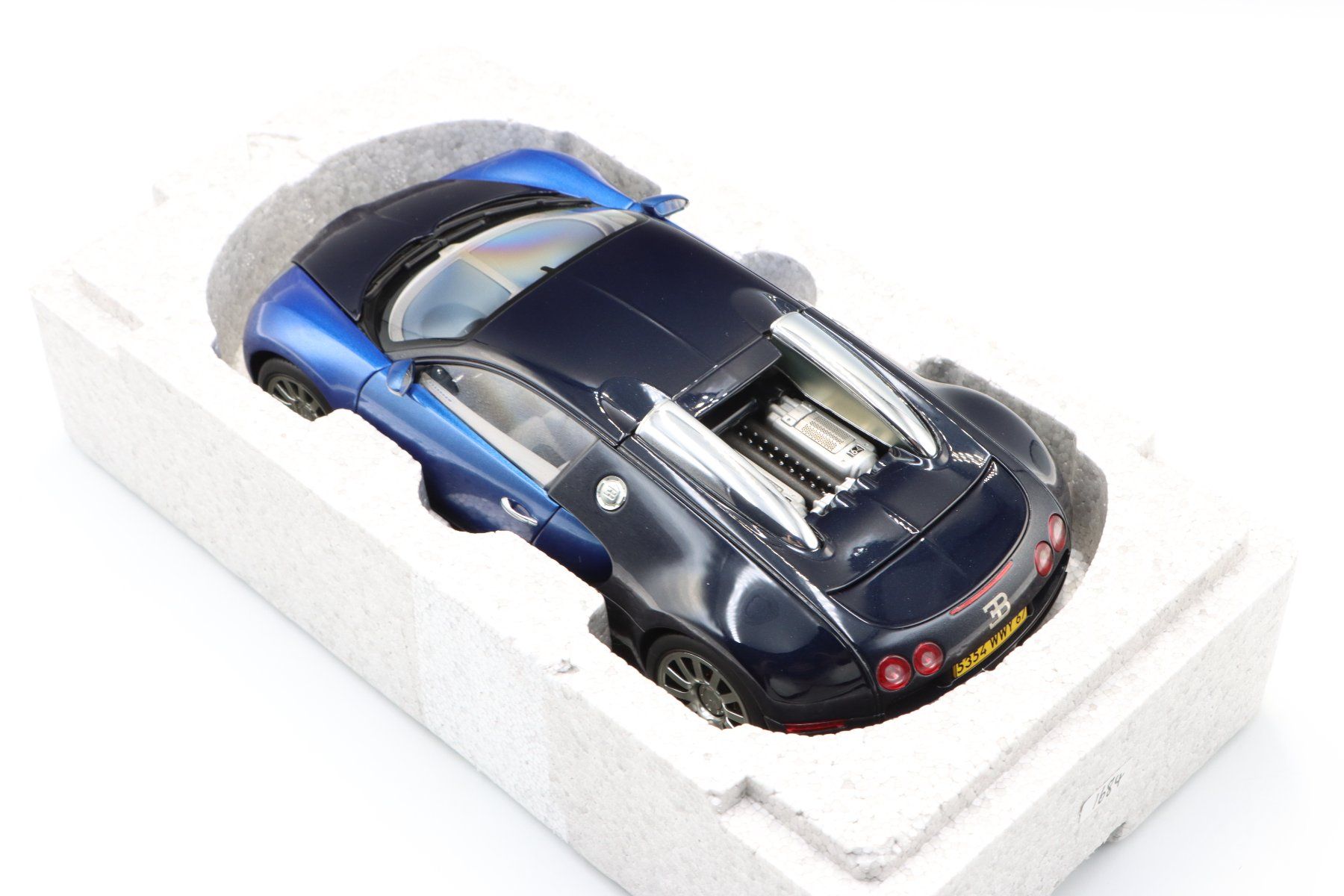 Bugatti Modellini d'auto: Bugatti Veyron 16.4 1:18 AutoArt – Nuovo (secondo la descrizione) da Bühl b.Aarberg venduto da modelldiecast 5