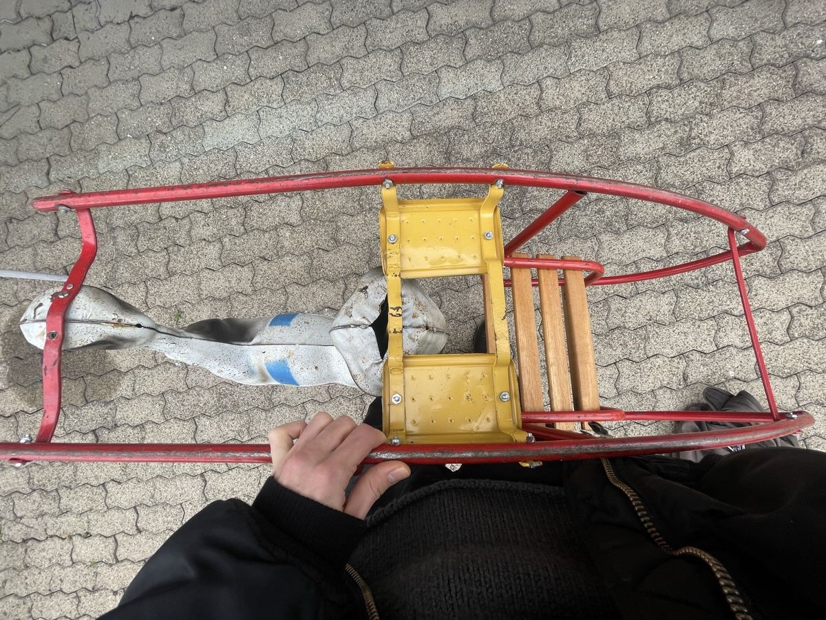 Giocattoli: Antikes Schaukelpferd mit Holzsitz – Usato da Zürich venduto da adidasovernike 5