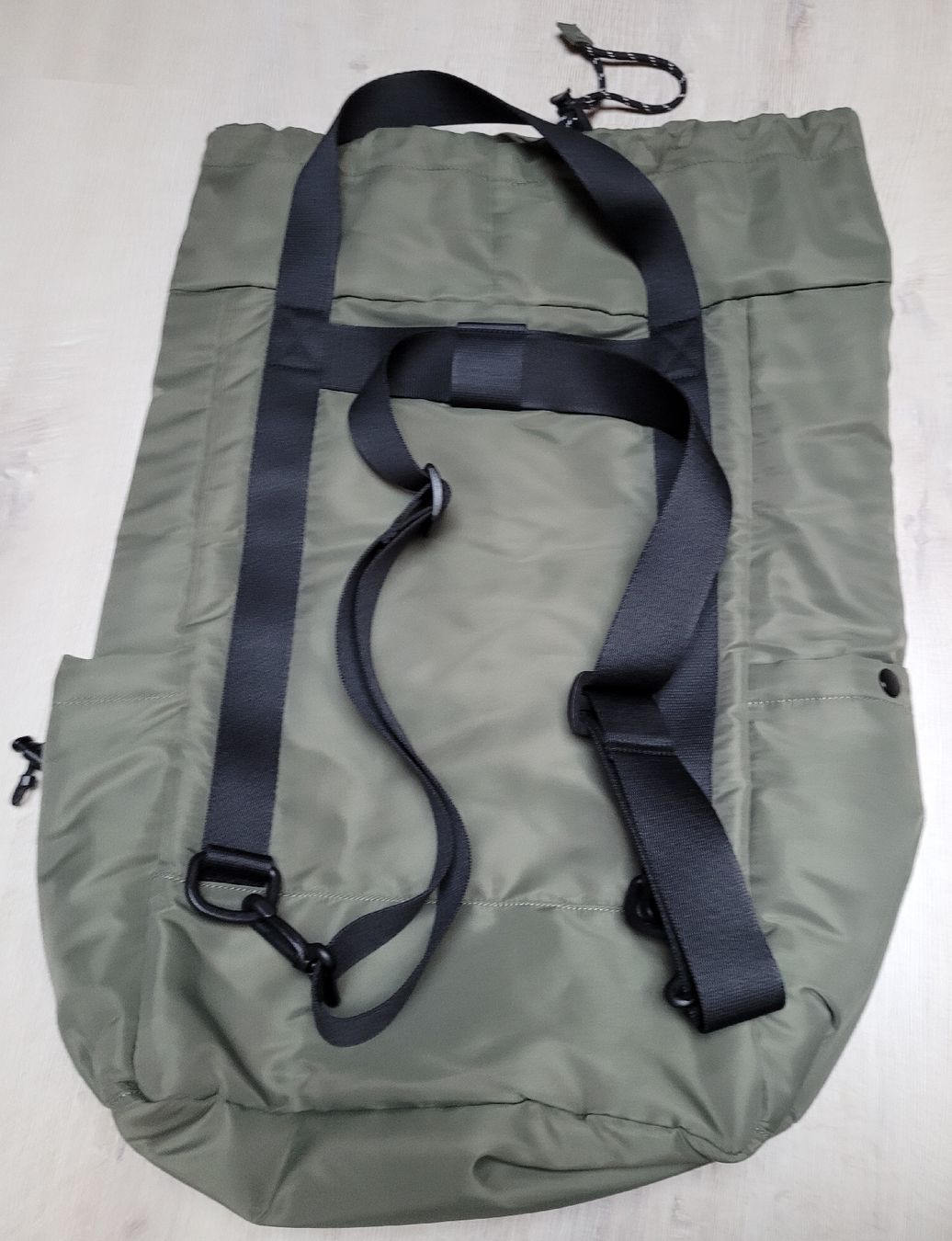 Carhartt Zaini: Carhartt WIP Rucksack Oliv, Neu – Nuovo (secondo la descrizione) da Münchenstein venduto da sun_mx9b 2