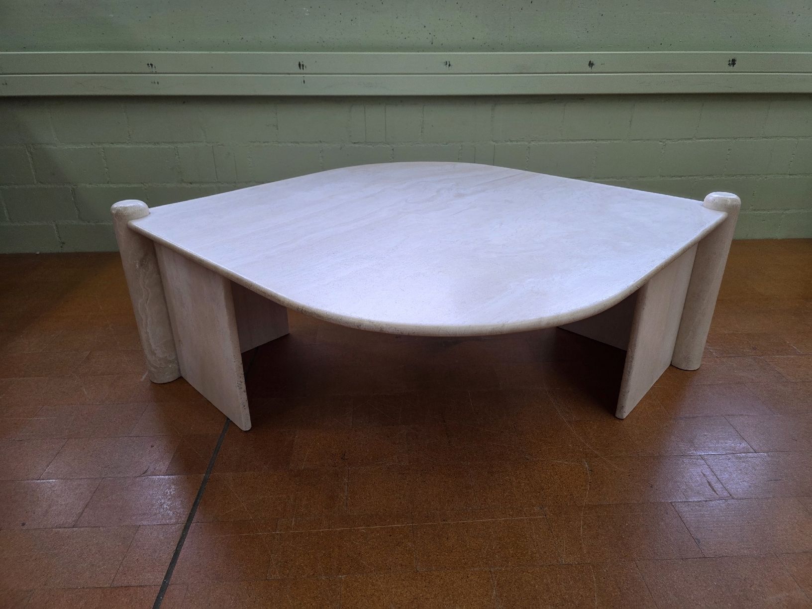 Tavoli: Designer Vintage Couchtisch aus Travertin – Usato da Lichtensteig venduto da Polsterwerk 9