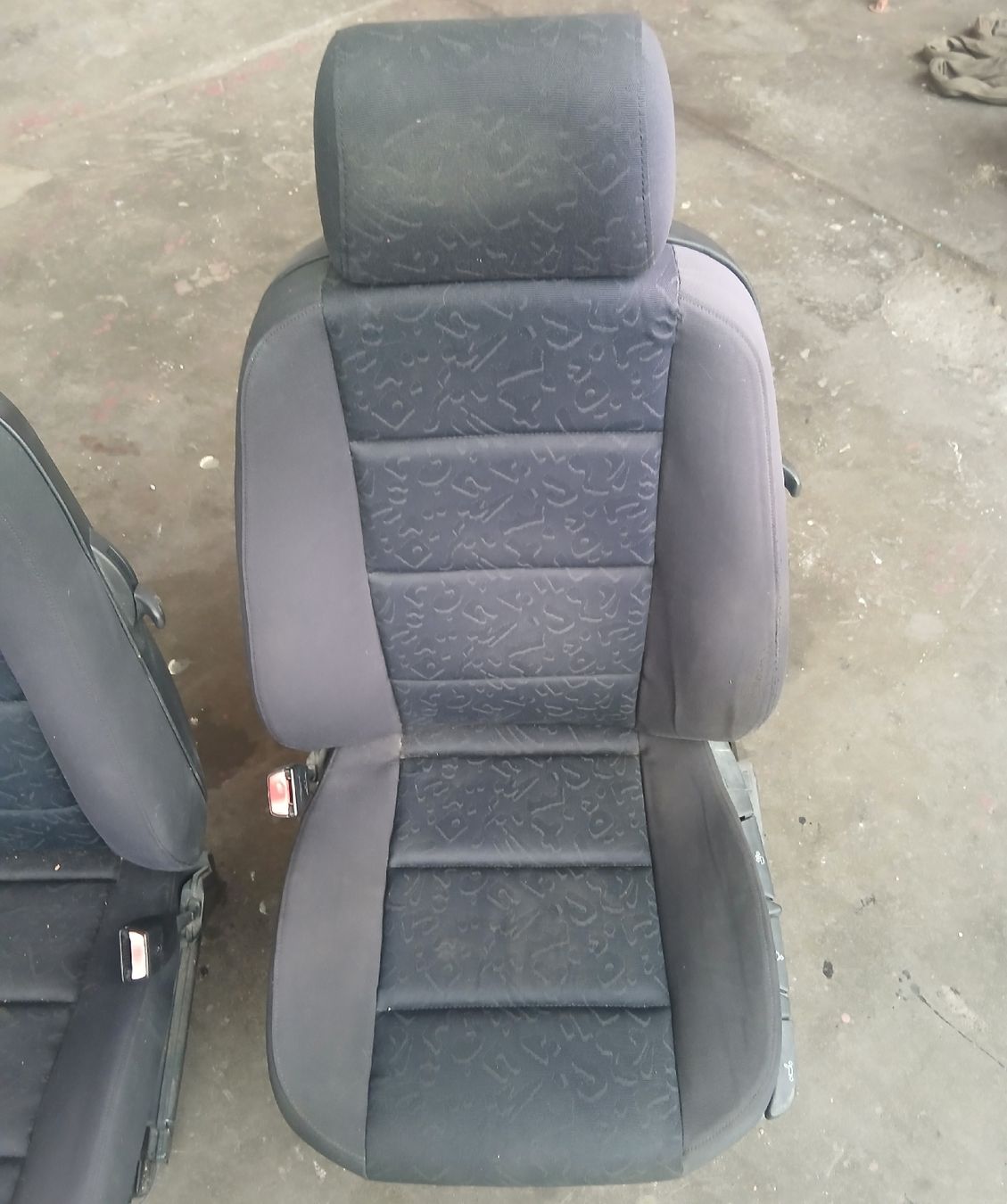 BMW Tutti pezzi di ricambio auto: Sièges avant BMW E36 316 Compact  – Usato da la heutte venduto da Auto-stock 1