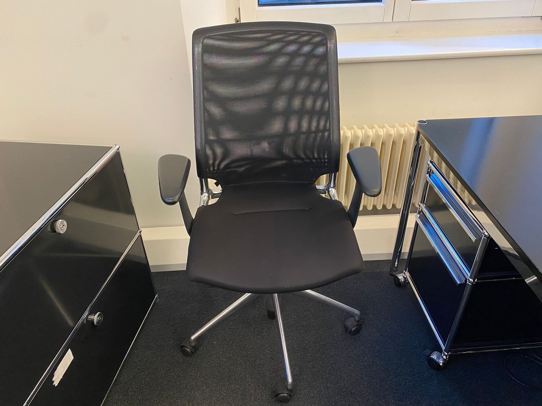 Chaises: Vitra Meda Schwarz – D'occasion à Affoltern am Albis par Zapro