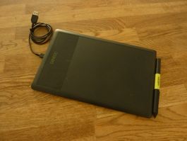 Wacom Bamboo CTH-470 Grafiktablet Pen und Touch.