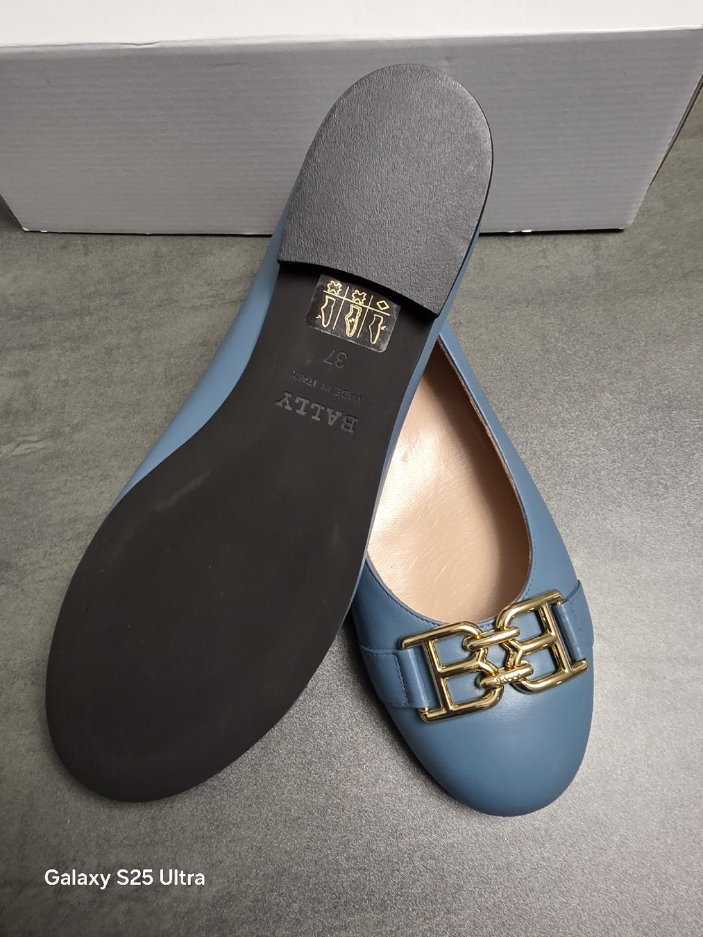Bally Scarpe da donna: Bally Ballerinas Gr. 37 Leder Hellblau. – Nuovo (secondo la descrizione) da Kölliken venduto da ann_vf62 2