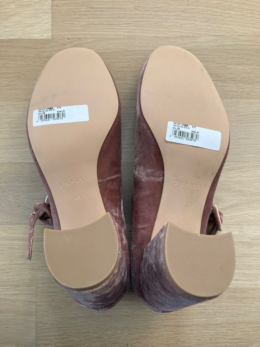 Esprit Scarpe da donna: Esprit Mary Jane-Pumps Samt - Grösse 41 – Nuovo (secondo la descrizione) da Wiesendangen venduto da iri_5pq6 3