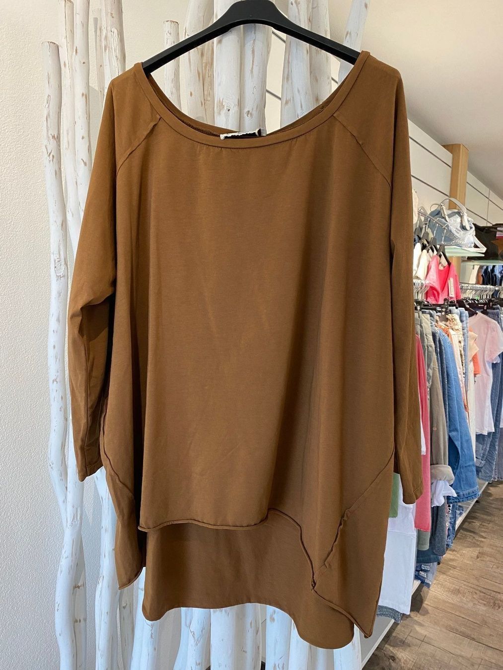 T-shirt: Oversize Shirt Capucine - Grösse 38-46 / Camel – Nuovo e nell'imballaggio originale da Eschenbach SG venduto da Peachick 1