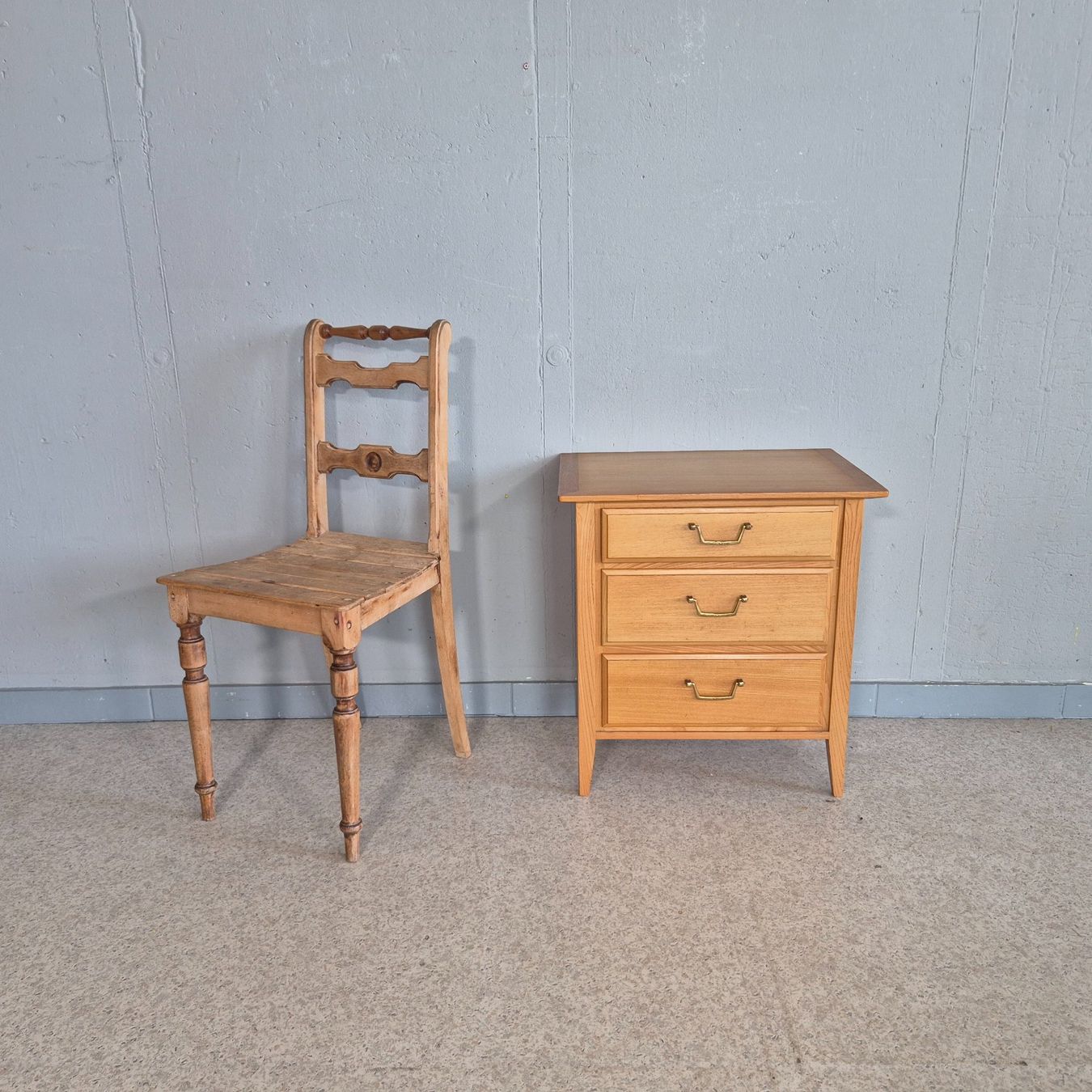 Tables de nuit: 60s Night-Stand Nachttisch Schubladenkommode Holz Kommode – D'occasion à Nottwil par Wondewa-Shop 1