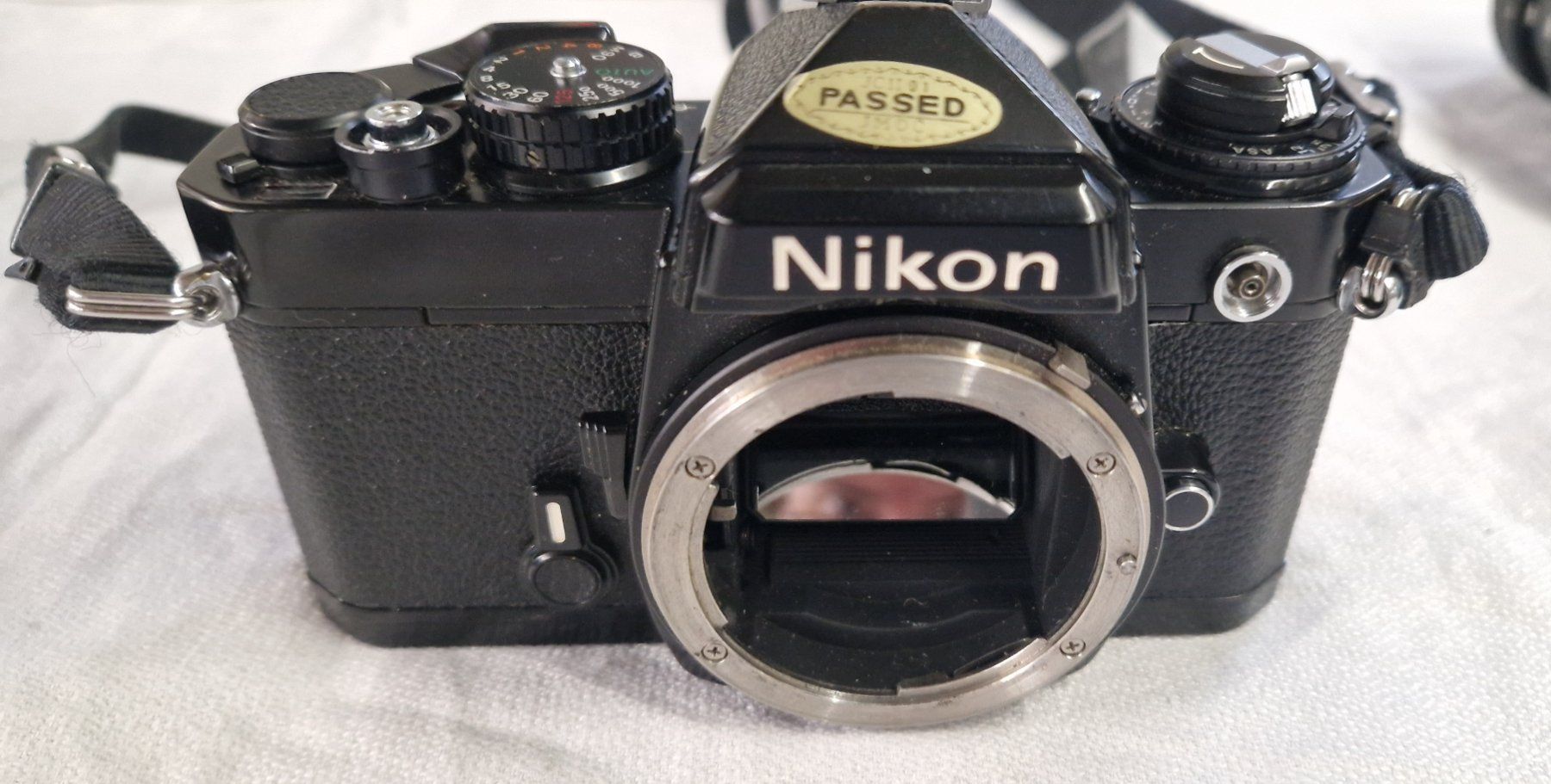 Nikon Fotocamera: NIKON FE GEHÄUSE MIT ZUBEHÖR – Usato da Bilten venduto da Mic2022 3