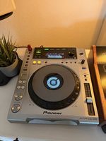 2 × Pioneer CDJ-850 gris  très bon état