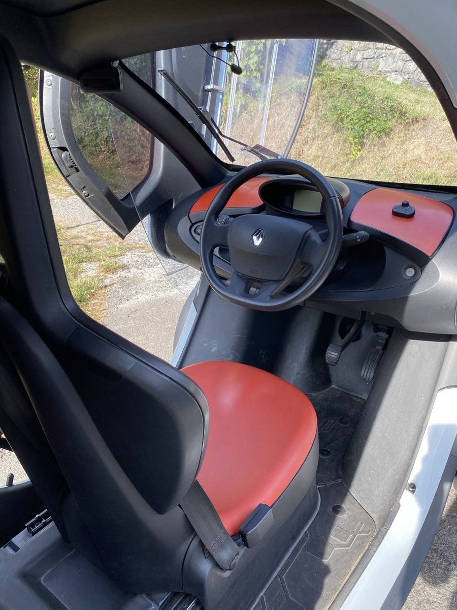 Renault Autos: Renault twizy 80 km/h – D'occasion à Ollon VD par phi_drf9