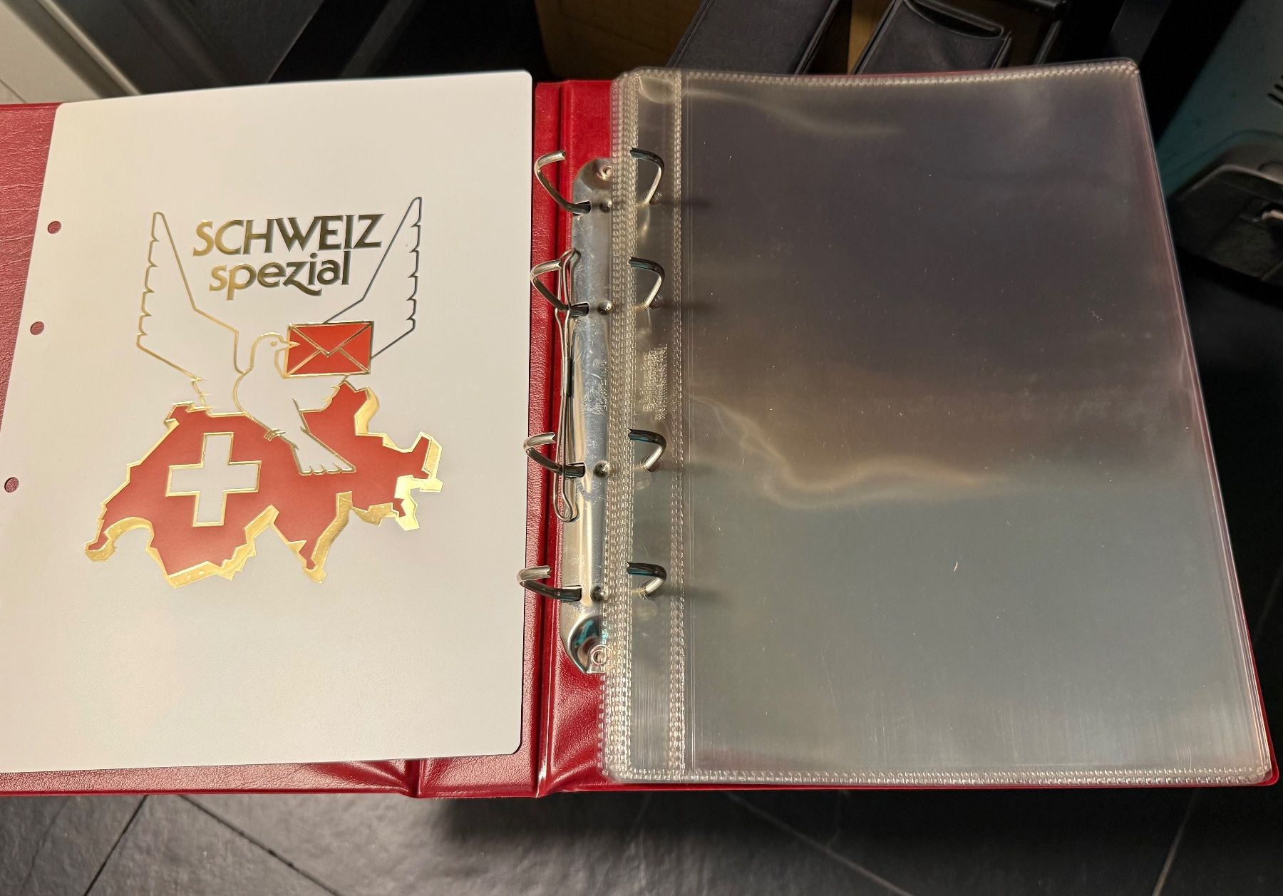 Albums: Leere Briefmarken Album – D'occasion à Schönenberg an der thur par Eliotine13 6