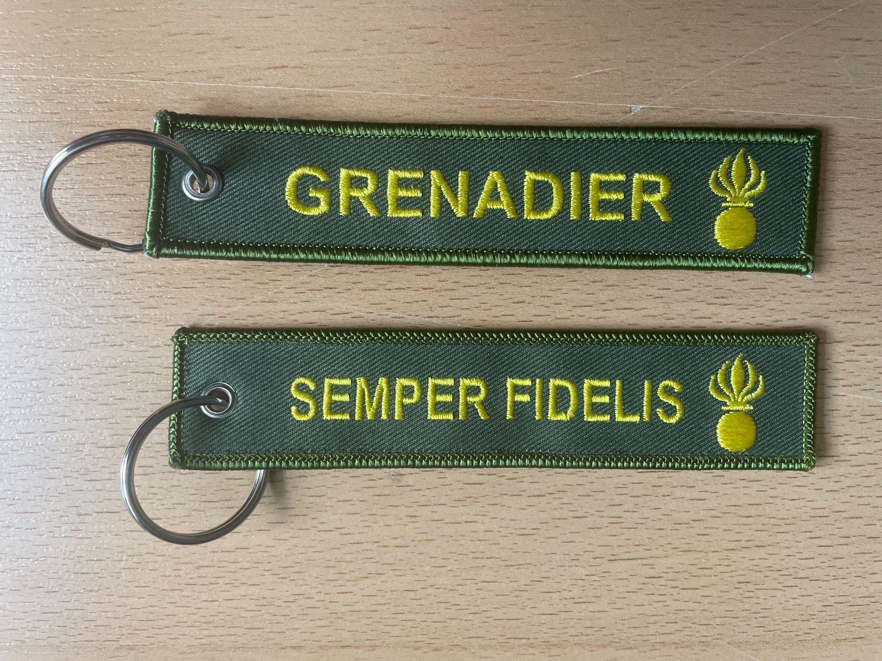 Portachiavi: 1 Schlüsselanhänger GRENADIER – Nuovo e nell'imballaggio originale da Hochfelden venduto da aviatikboerse_top