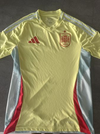Maillot Adidas Espagne taille M slim fit bon état