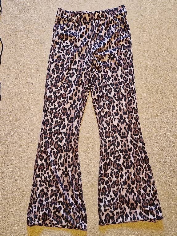 Leggings: Leggins Leoparden Muster  – Usato da Därstetten venduto da tho_zxy2