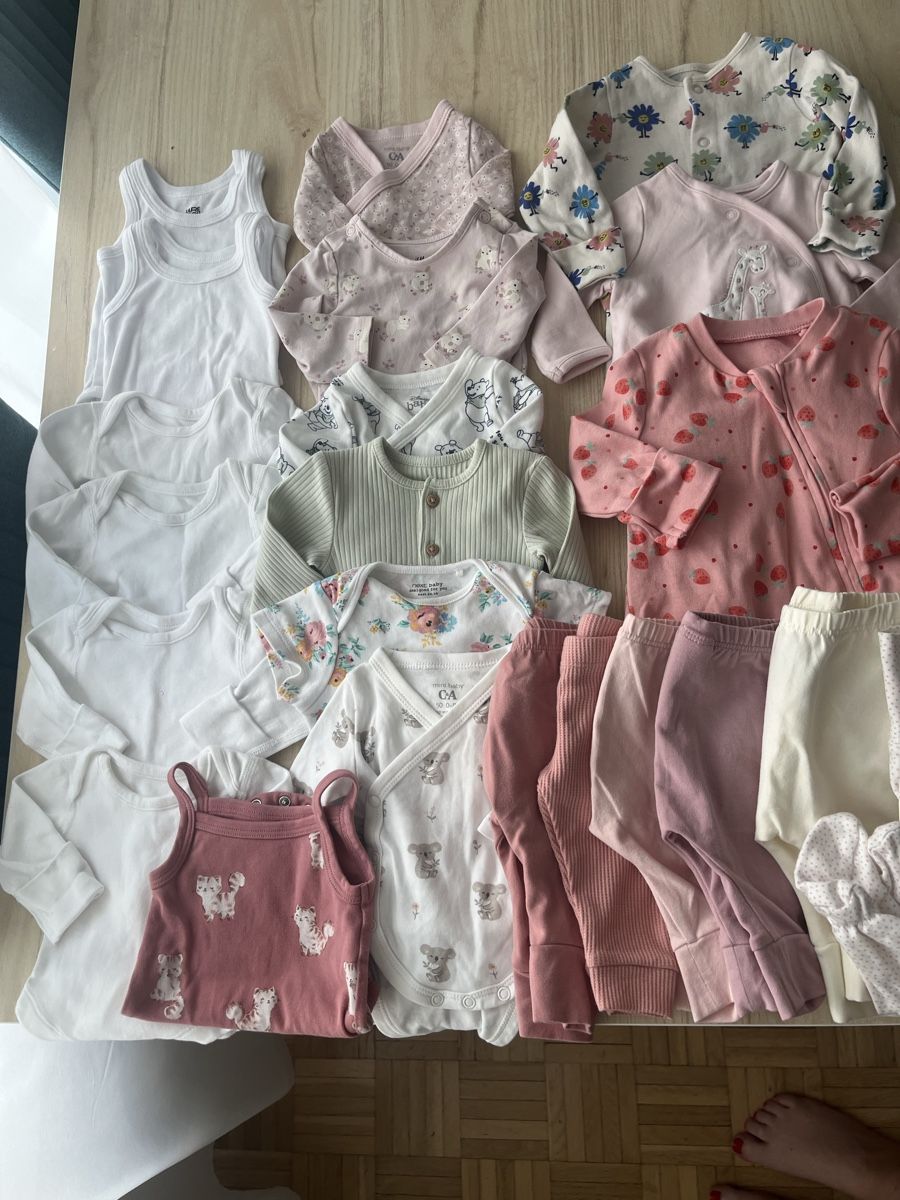 Kleiderpakete & -sets: Newborn girls bundle clothing  – Gebraucht aus Glattbrugg von jac_5n5c