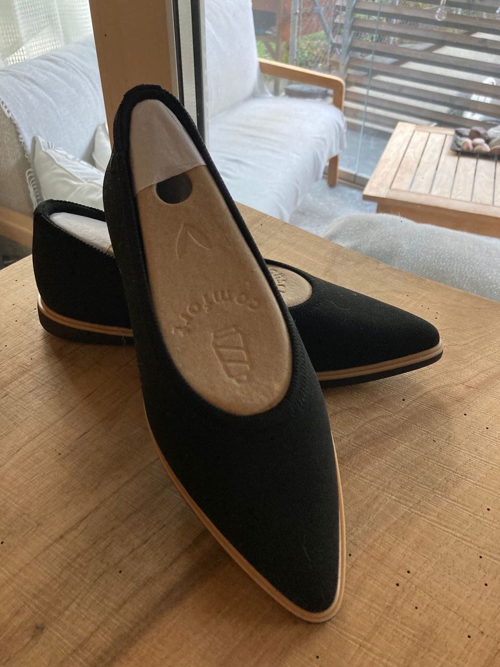 Scarpe da donna: Schicke, schwarze Stoffschuhe, Gr. 37, neu.. – Nuovo e nell'imballaggio originale da Opfikon venduto da Breitling75
