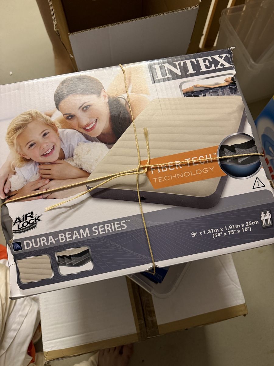 Matelas: Luftmatratze – D'occasion à Therwil par NK99