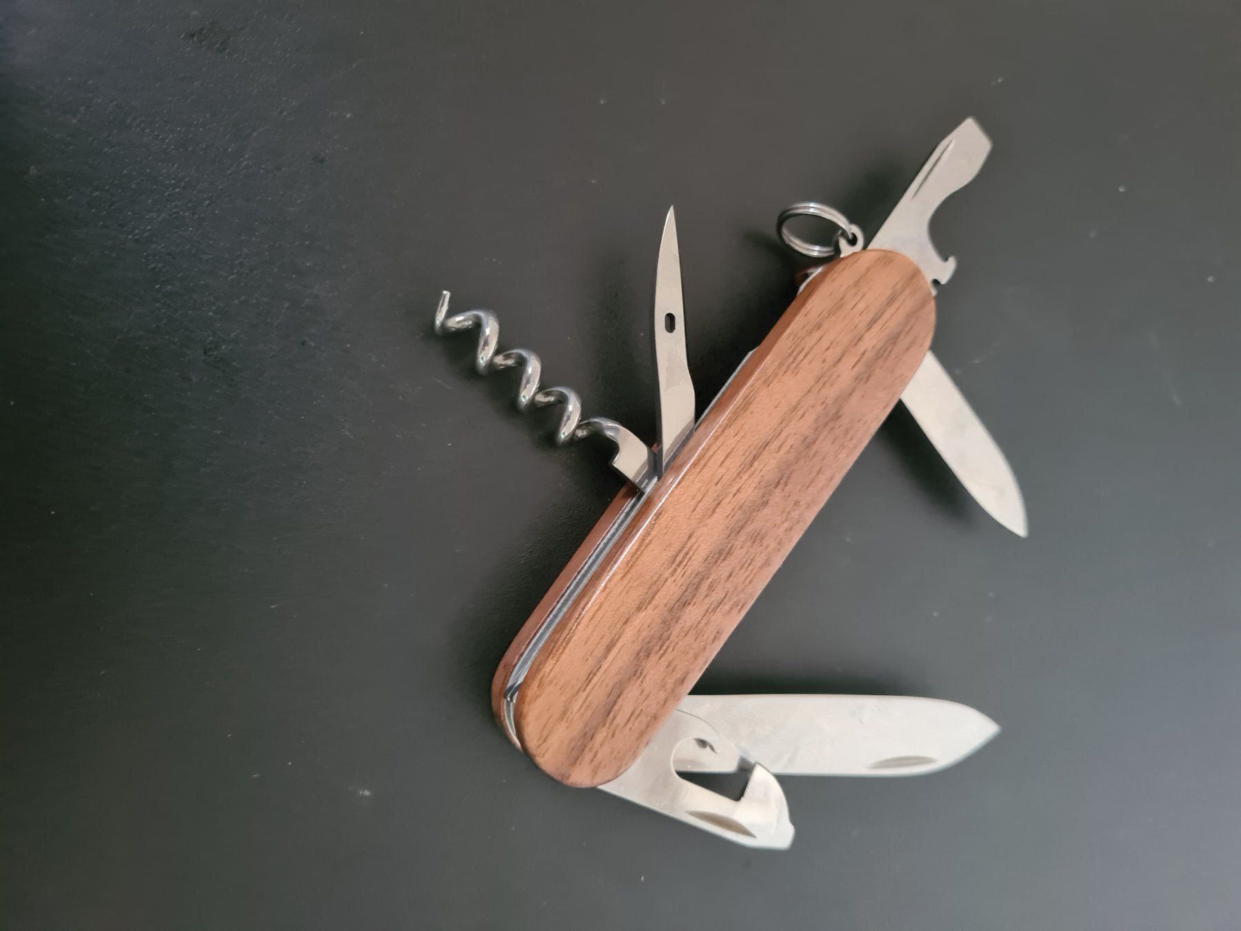 Victorinox Coltelli tascabile: Victorinox Taschenmesser mit Holzgriffschalen – Usato da Bern venduto da Respirit 3