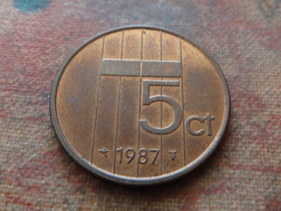 Tutti le monete: PAYS-BAS  Nederland  5  Cents  1987 – Usato da Romanel-sur-Lausanne venduto da Swift13