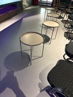 13 IKEA Beistelltische rund – verschiedene Farben