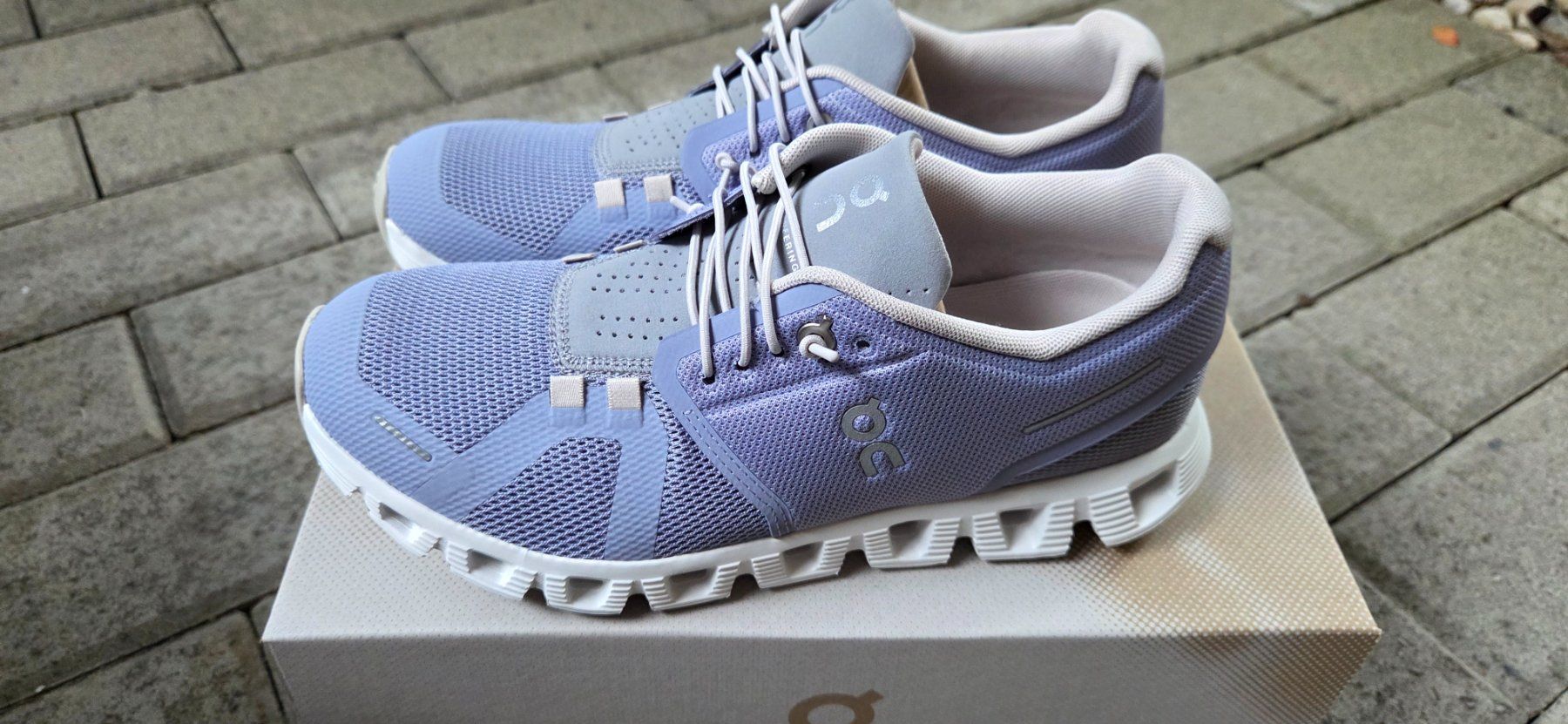 On Scarpe da donna: On running Cloud Schue 38.5 NEU – Nuovo (secondo la descrizione) da Zürich venduto da DinuC 2