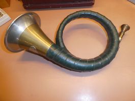 Fürst-Pless Jagdhorn Messing mit Leder gebraucht