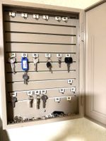 Armoire à clés métallique BOPP beige avec serrure