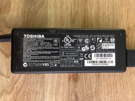 Netzgerät Toshiba PA3715E-1AC3 Ladegerät; 19V, 3.95A