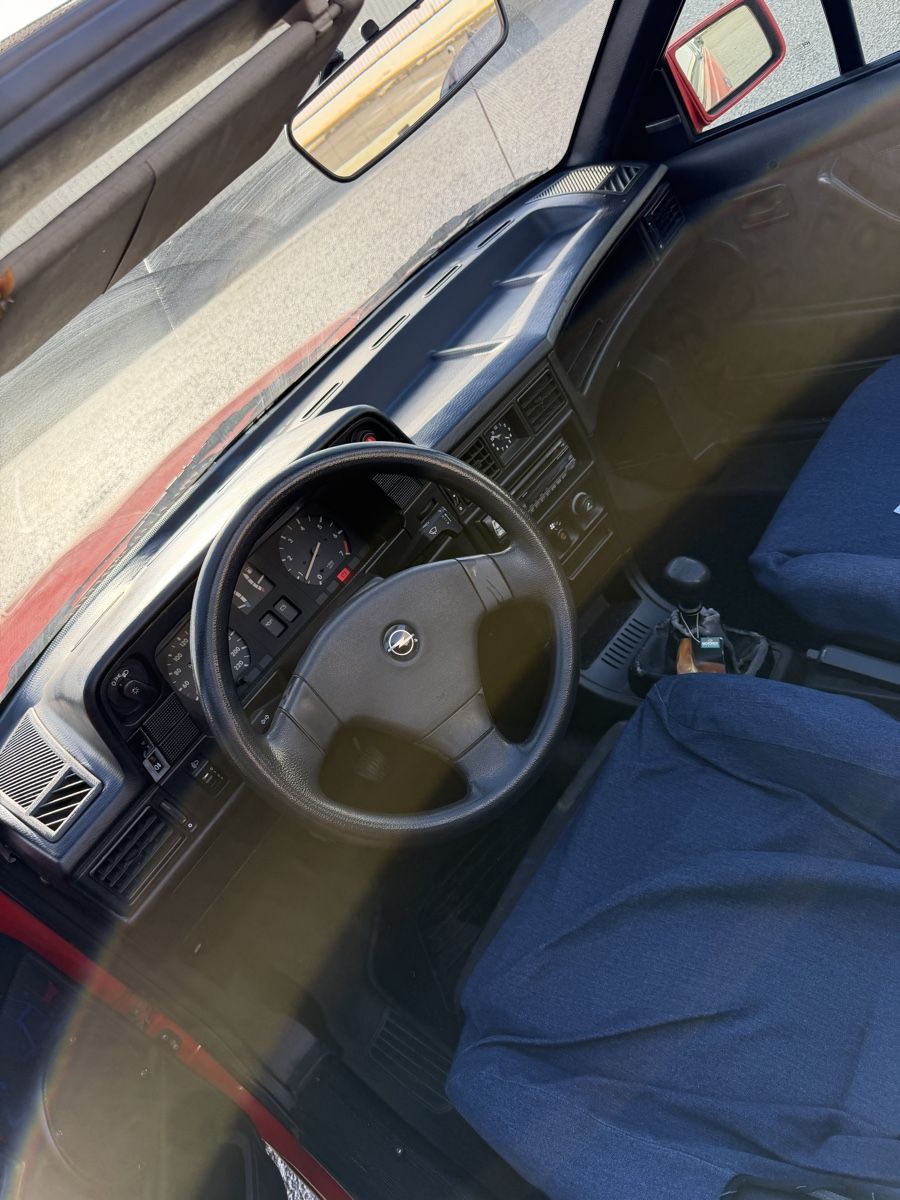 Opel Autos: Opel Kadett E Convertible red good condition – Gebraucht aus Châtelaine von nit_kh65 3