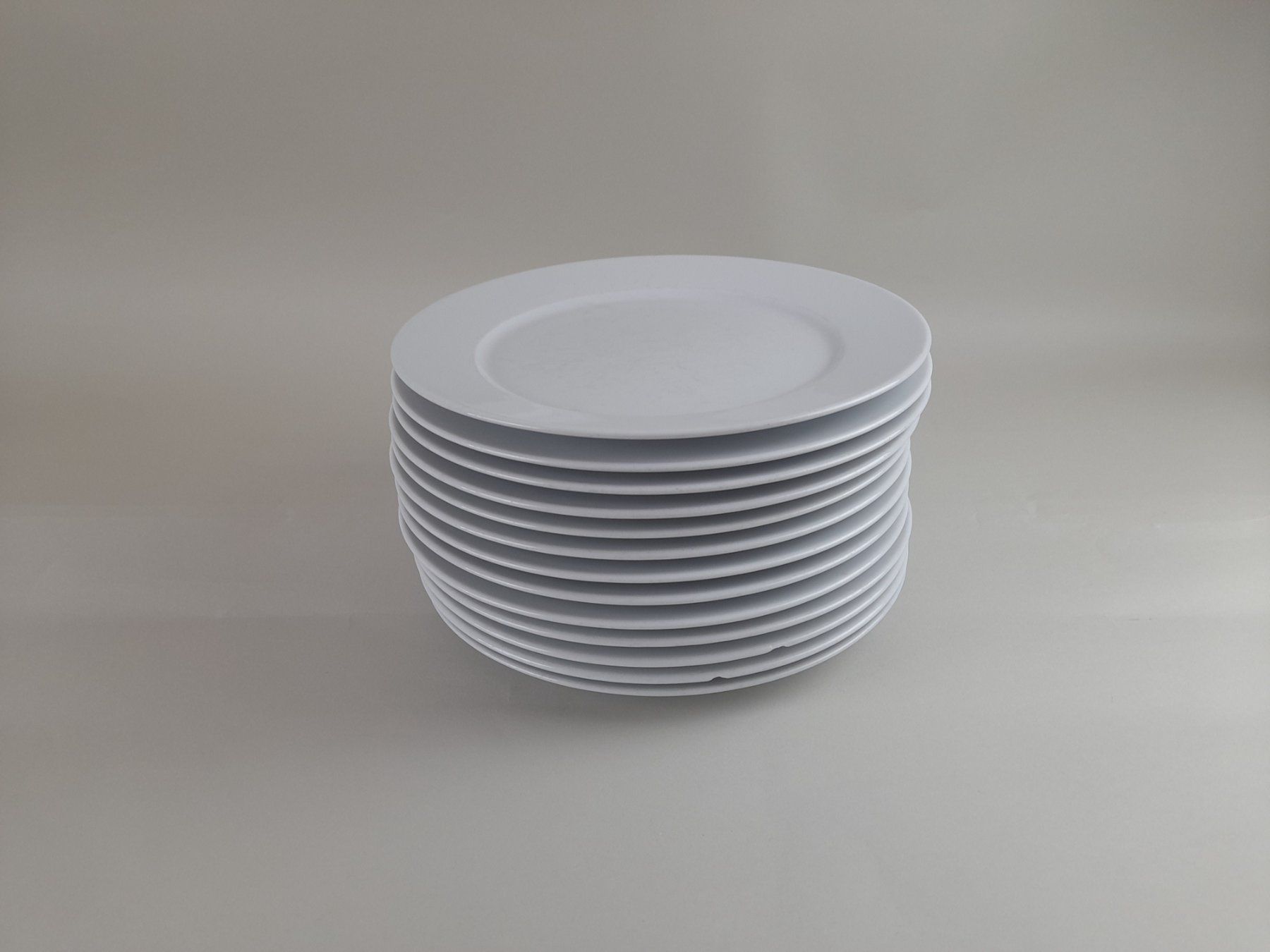 Ikea Piatti: IKEA grosse Teller 13 Stück – Usato da Liebefeld venduto da Restwert_Liebefeld