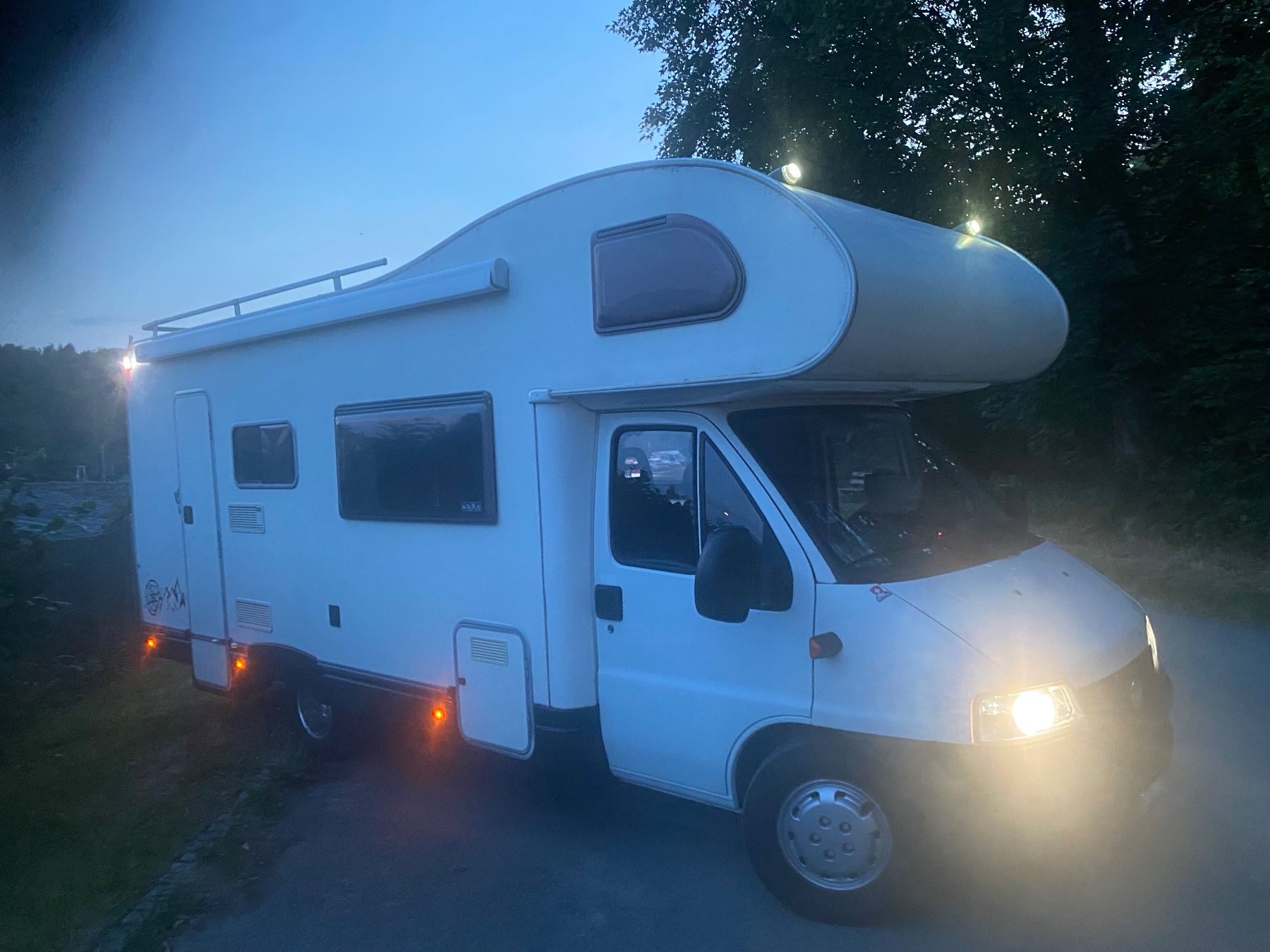Fiat Véhicules de camping: Wohnmobil Ducato 2.8 mfk 08.25 – D'occasion à biel-bienne par Sekiz 8