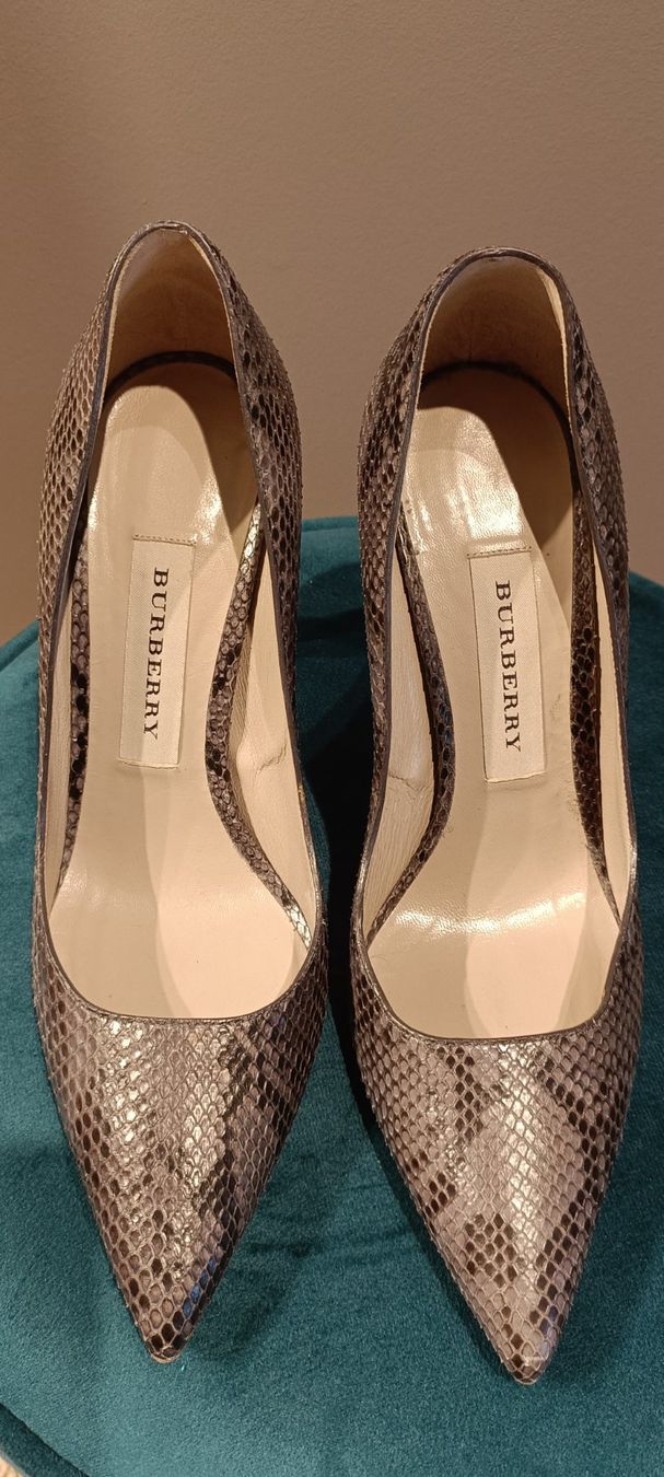 Burberry Scarpe da donna: Burberry Pumps, Schlangenleder-Optik, Gr. 37 – Usato da Zollikofen venduto da Proseco 3
