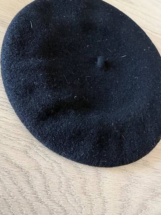 Copricapi, berretti & cappellini: Béret Baskenmütze Schwarz – Usato da Zollikerberg venduto da sop_p82l 2
